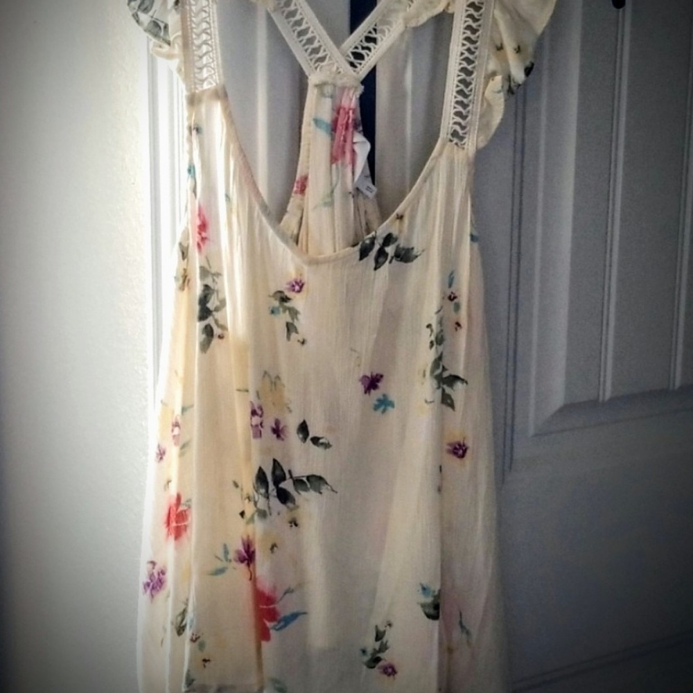 Reduced-New Lush Ruffle Sleeve Top - Picture 3 of 7